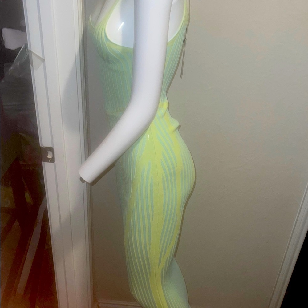 Elegant Mint Green Maxi Dress - Picture 3 of 4